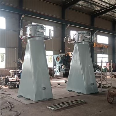 Poolautomaatne pulbriliste materjalide pakkimismasin